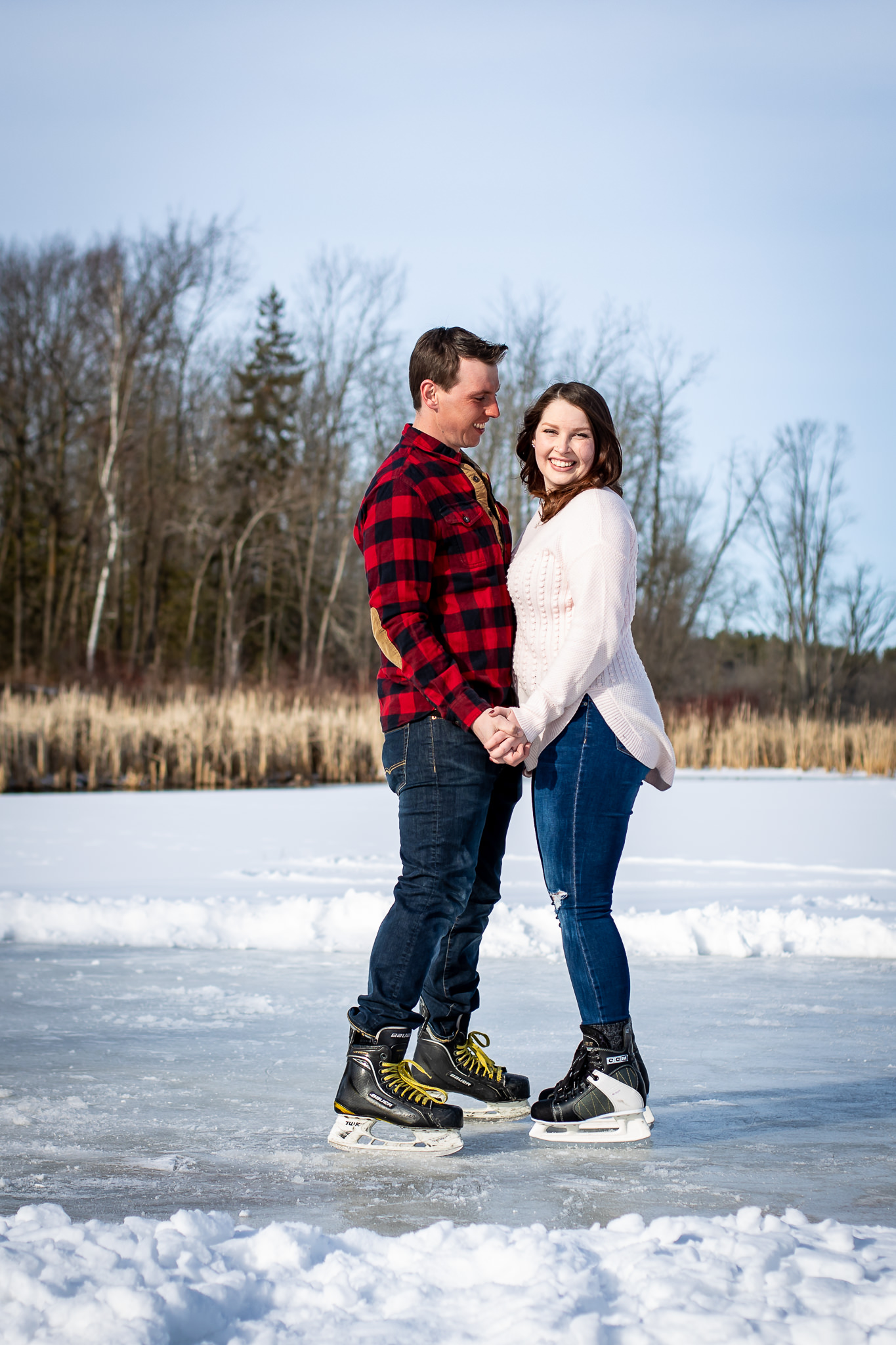 ice-skating-hockey-engagement-photos-6.jpg