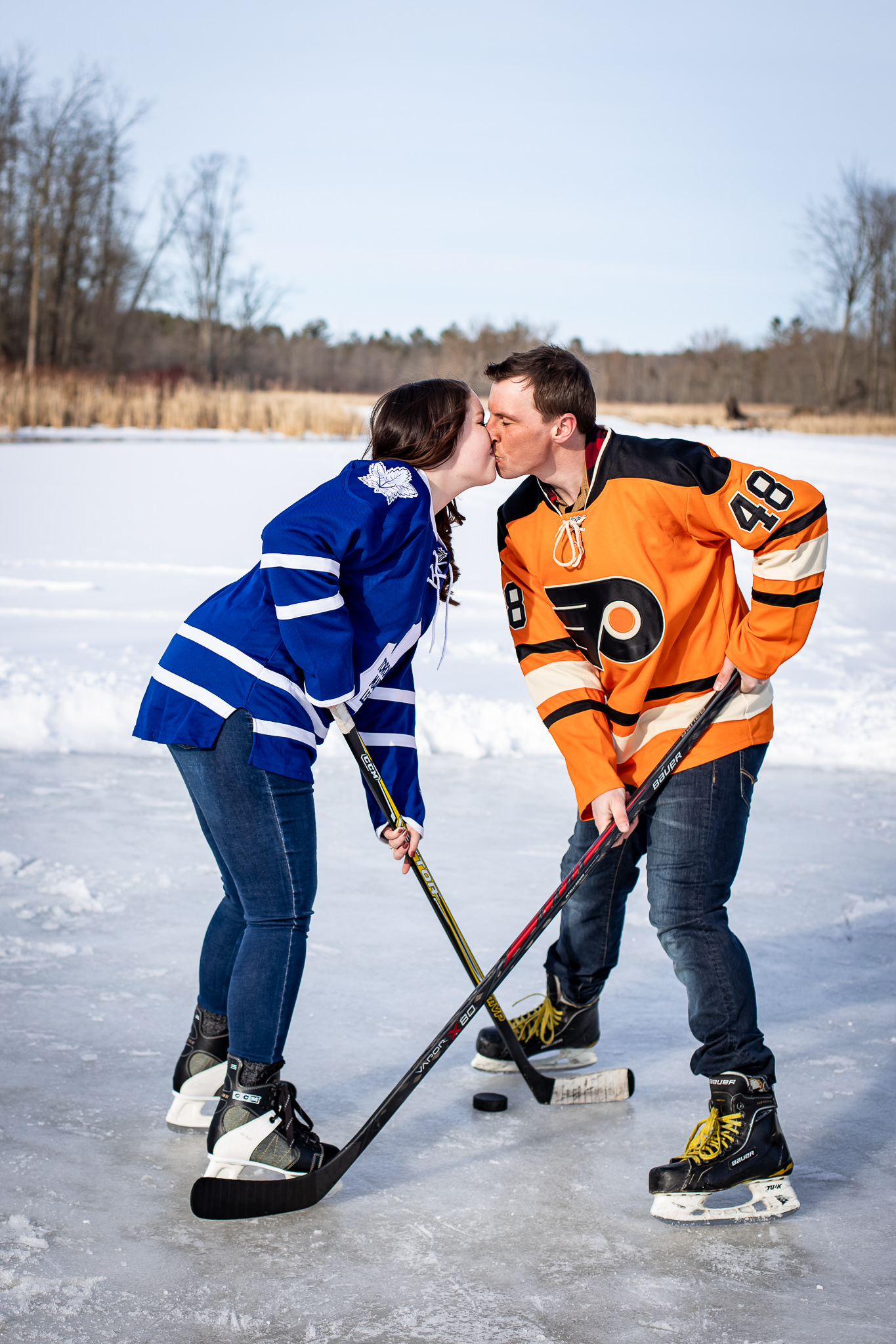 ice-skating-hockey-engagement-photos-10.jpg