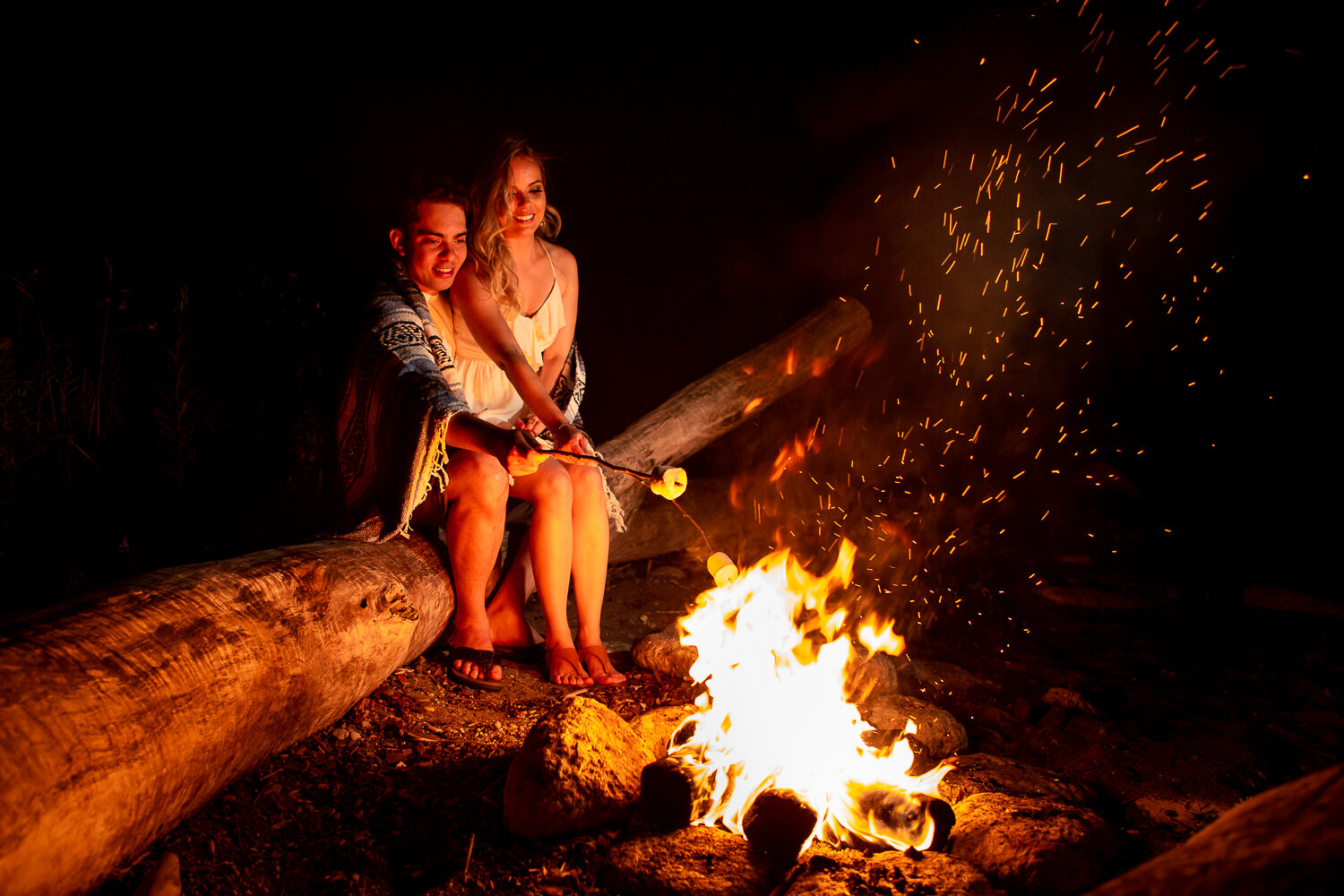 bonfire-engagement-photos-9.jpg