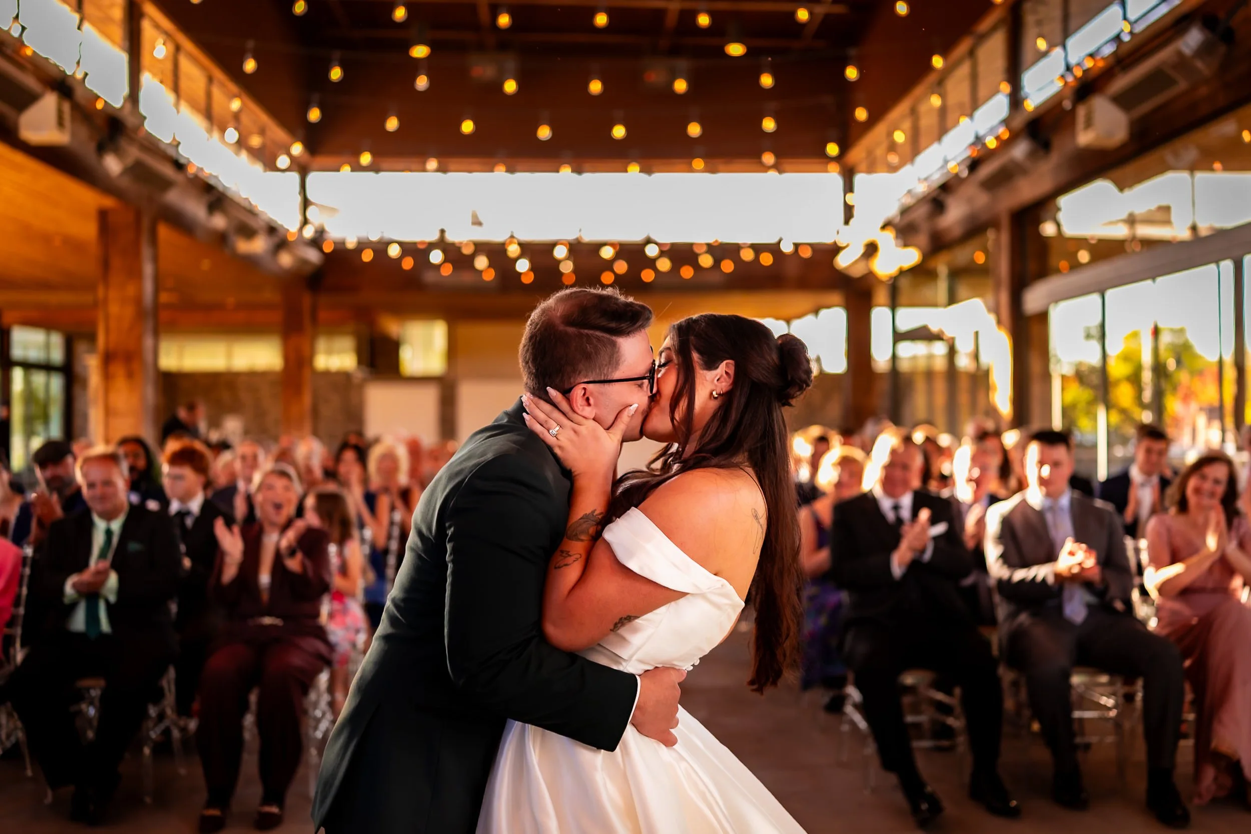 candid-wedding-ceremony-kiss-diego-moura.jpg