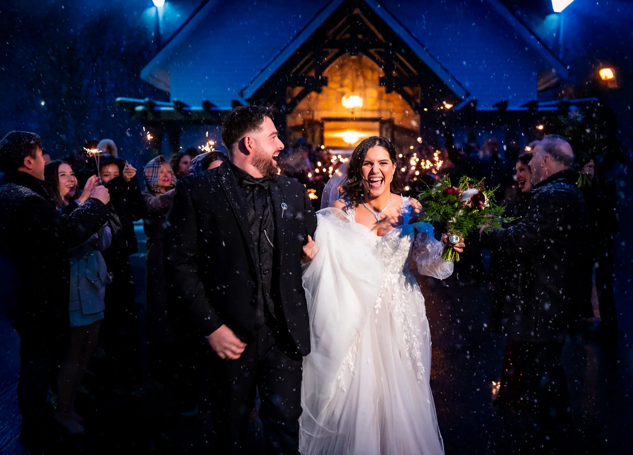 candid-wedding-sparkler-exit-diego-moura.jpg