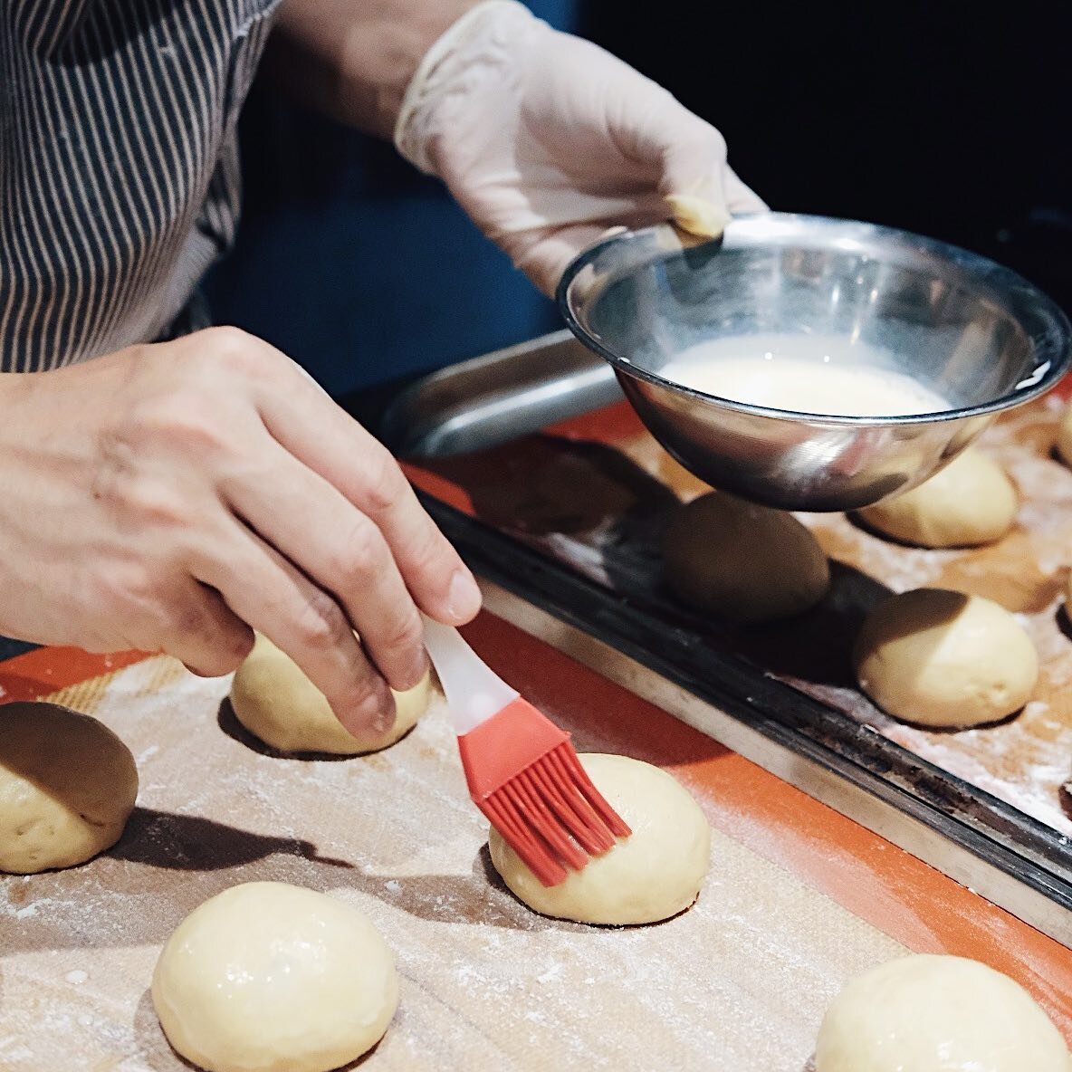 Happiness is the smell of freshly-baked brioche
#TUNGdining #finedining #asias100best #summermenu #PaletteOfFreshness #cheflife #finedininglovers #culinary #gastroartistry