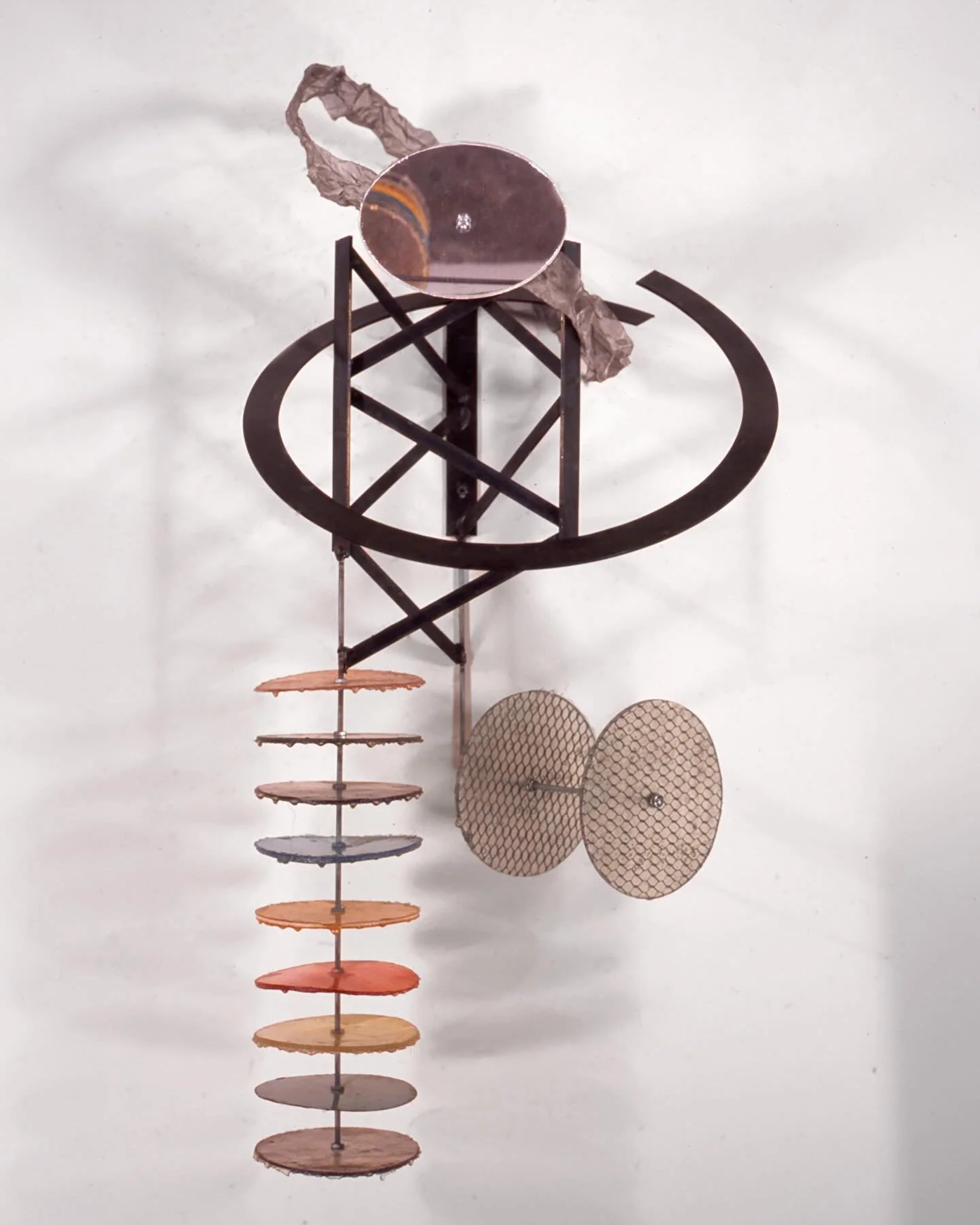 Sanctuary 2000
2&rsquo; 9&rdquo; x  1&rsquo; 2&rsquo; x 1&rsquo; 2&rdquo;
steel, wire cloth, fiberglass, acrylic mirror

#jaffefriedestraussgalleries
#dartmouthcollege
#tombutter 
#curtmarcusgallery
#artofthetwothousands
#abstractsculpture
#geraldaut