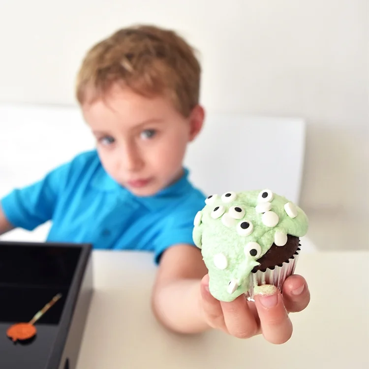 Chef Luke & Kathleen make Chocolate cupcakes