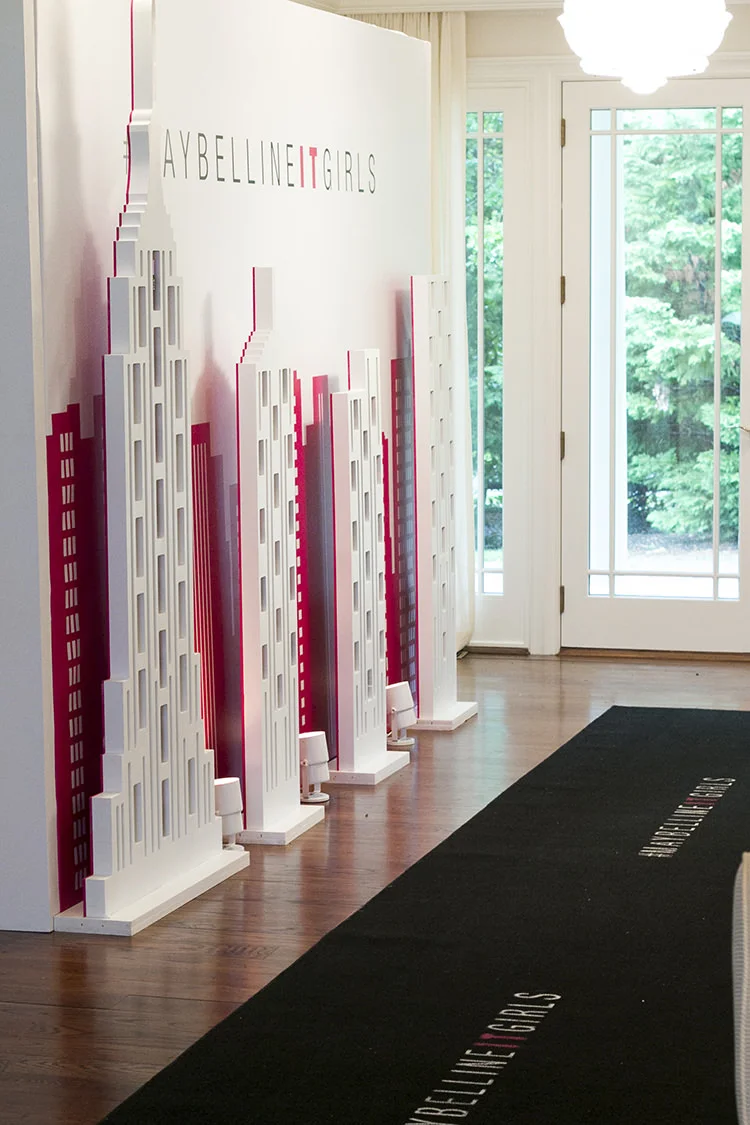 Hamptons hanging with Maybelline
