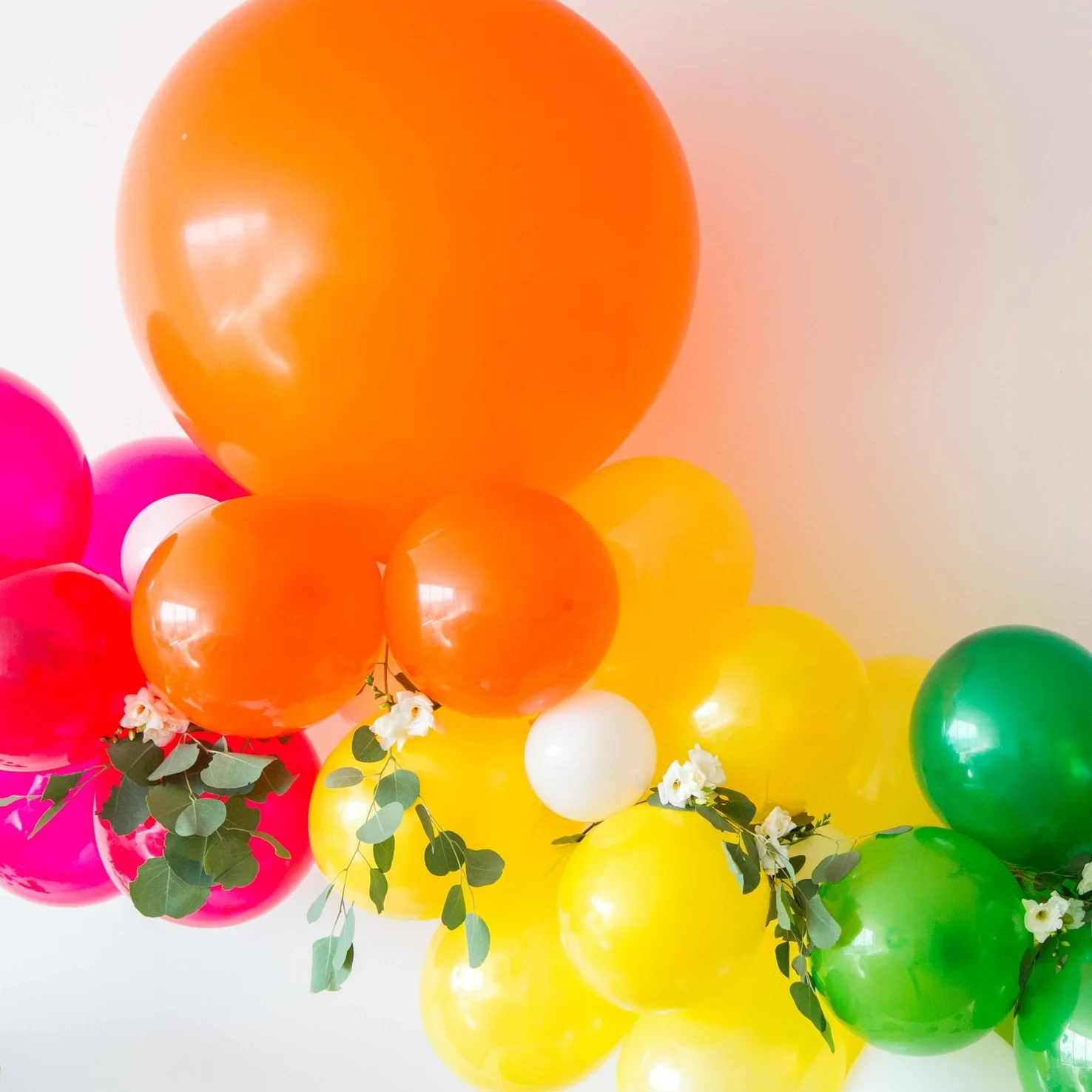 DIY Balloon Garland