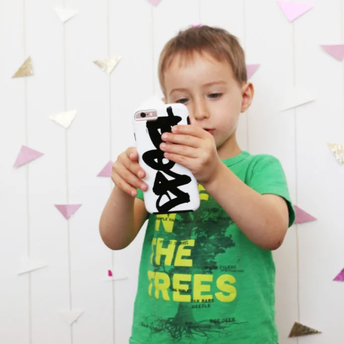 DIY with LMP: Easy Selfie Backdrop