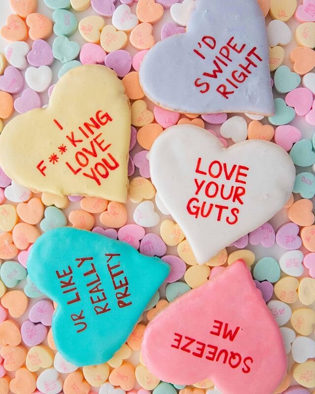 Well Maggie made us conversation heart cookies with our fave sayings and aren&rsquo;t they just the cutest?! 💖 Recipe was from her new cookie cookbook by @marthastewart #imsomartha @craftymaggie #partypeople #valentines #cookies #fun #love #baking
