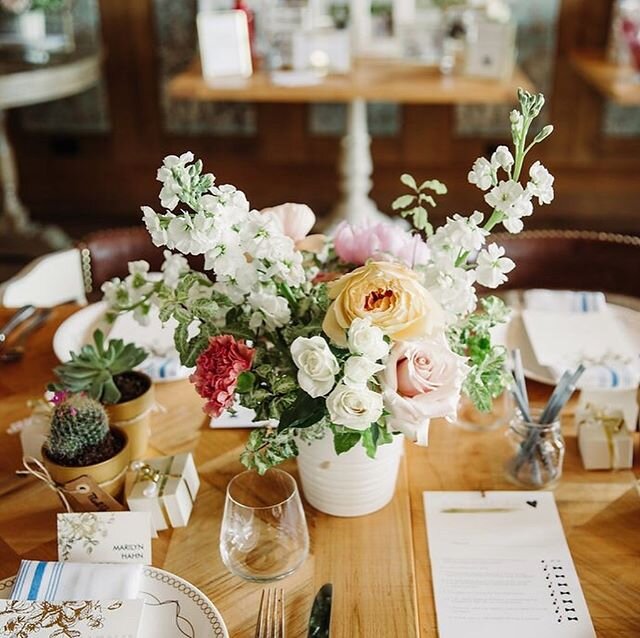 From the flowers, the sweets, the decor and the games...my cousins bridal shower was one of the prettiest I&rsquo;ve ever attended 🥂💗🌸 @daniellavisconti 📸: @magnoliastudios #bridalshower #partypeople #LMPToronto