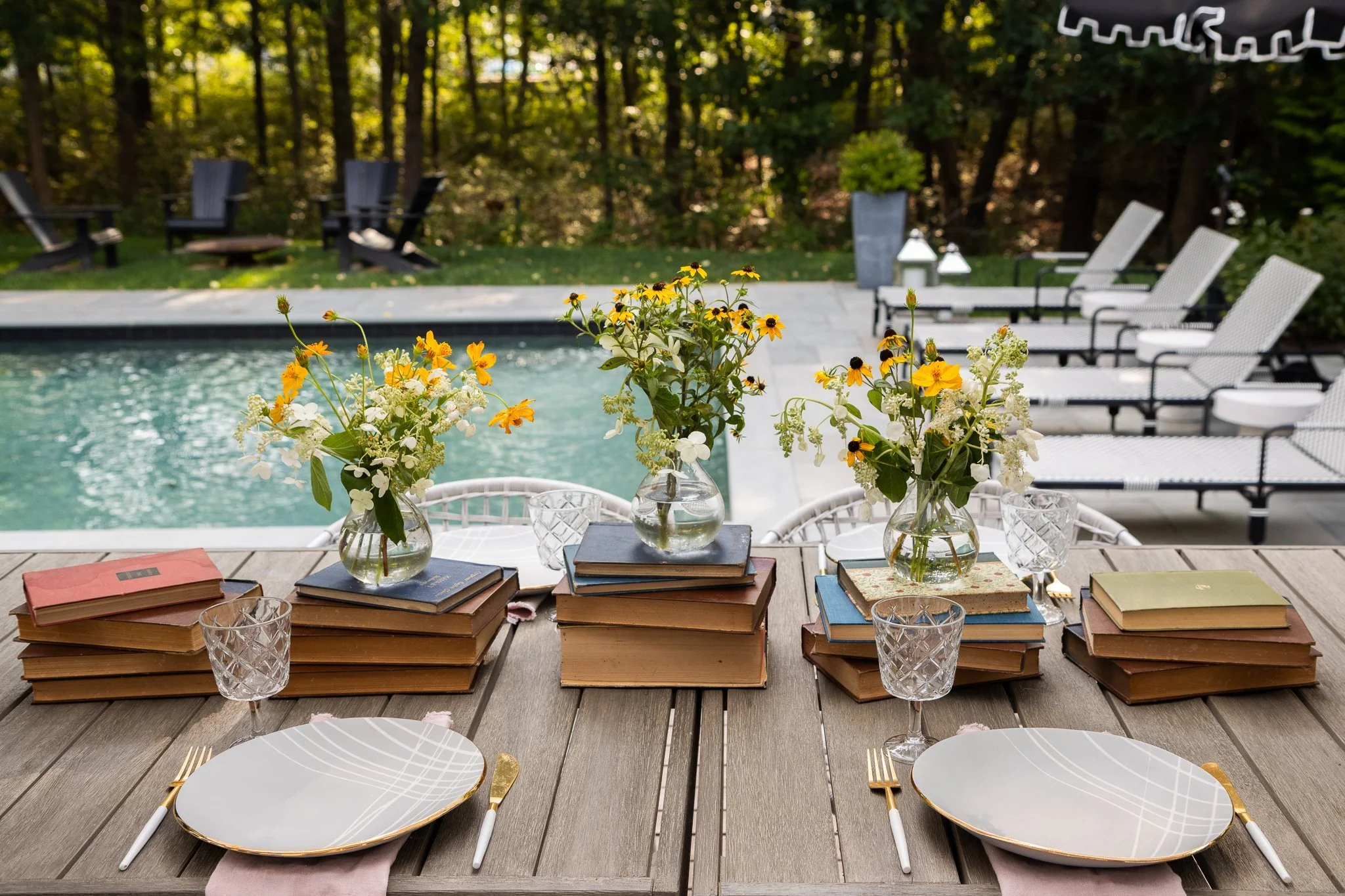 A Book Lover's Tablescape