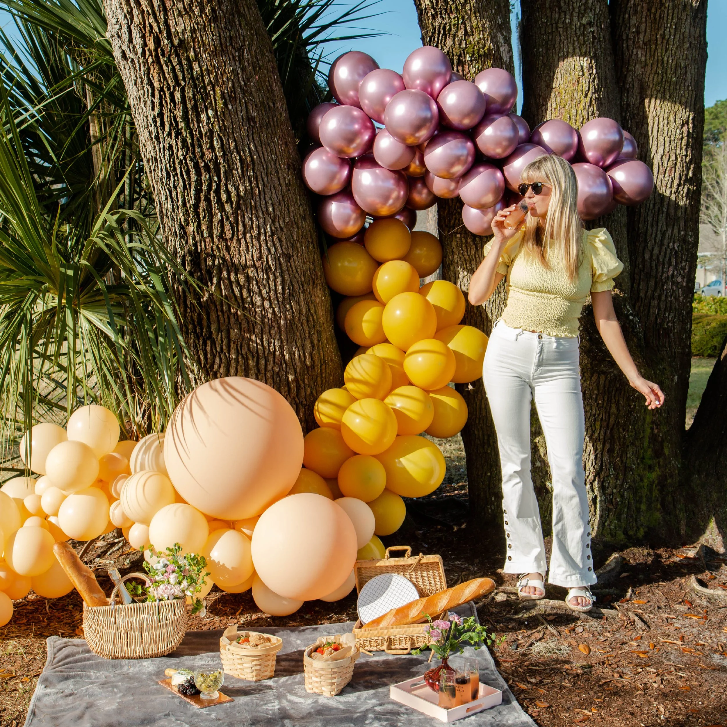 THE SOCIAL SOCIETY GRAB-AND-GO GARLANDS