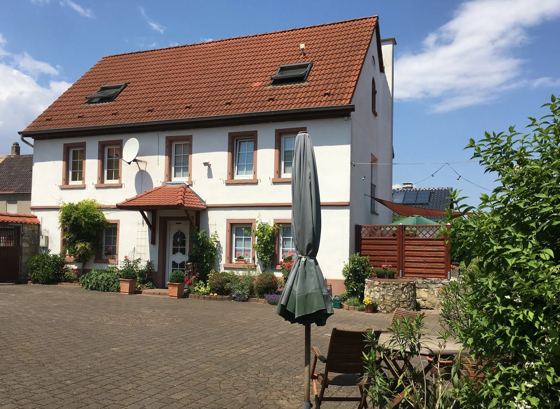 haus mit hof2.jpg
