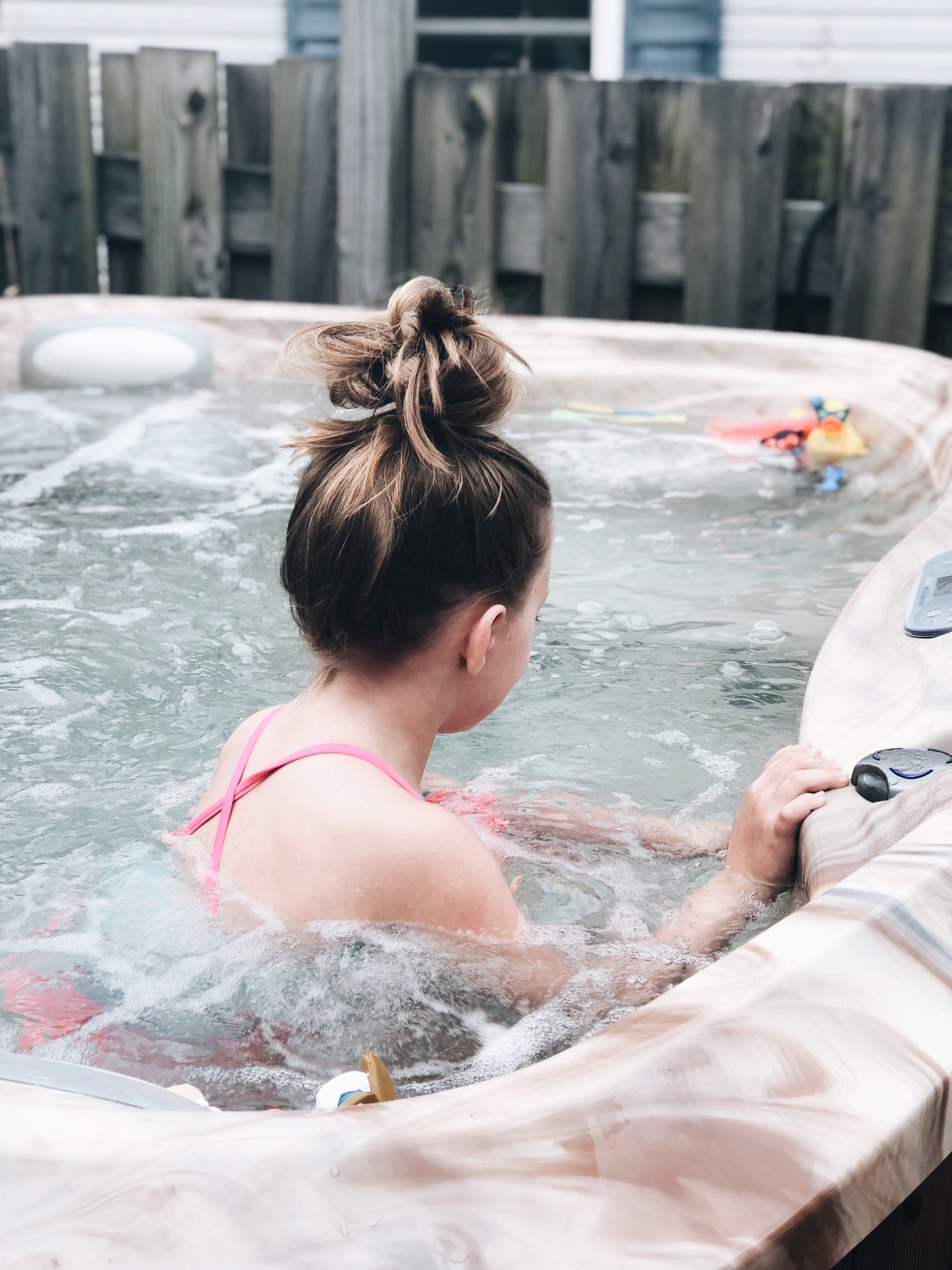 lovenothingmore-blogger-stella-hottub.JPG