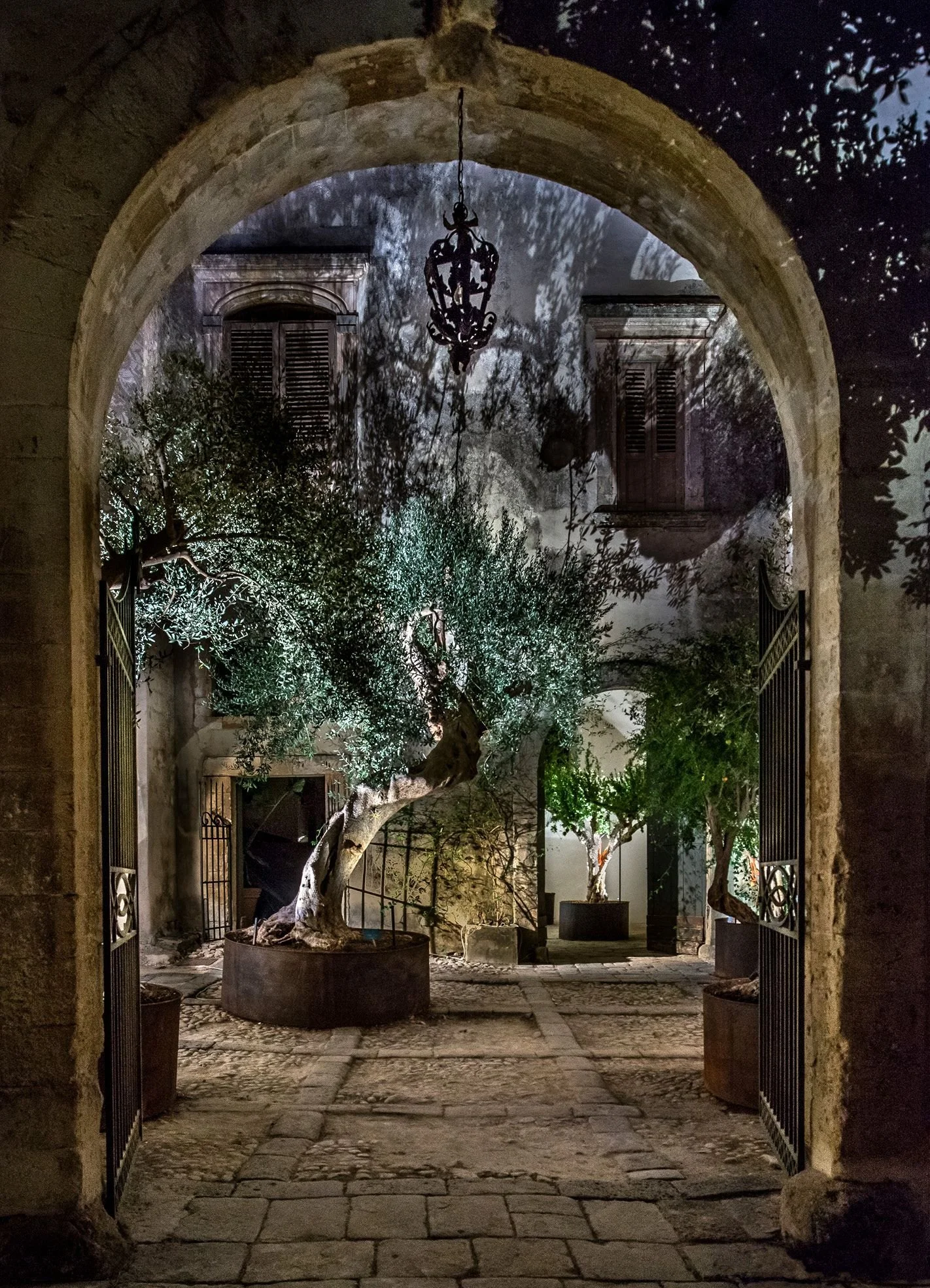 NOTO location INTERIORS. 4.JPEG