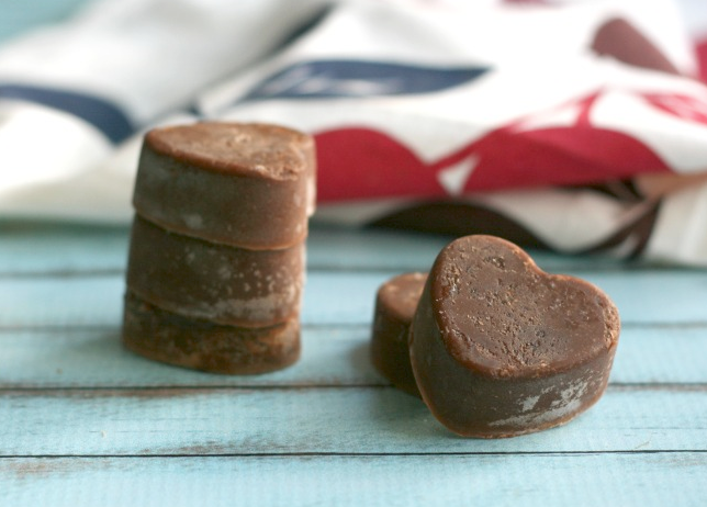Chocolate_Peppermint_Coconut_Oil_Fat_Bombs_-_Don’t_Mess_with_Mama.png