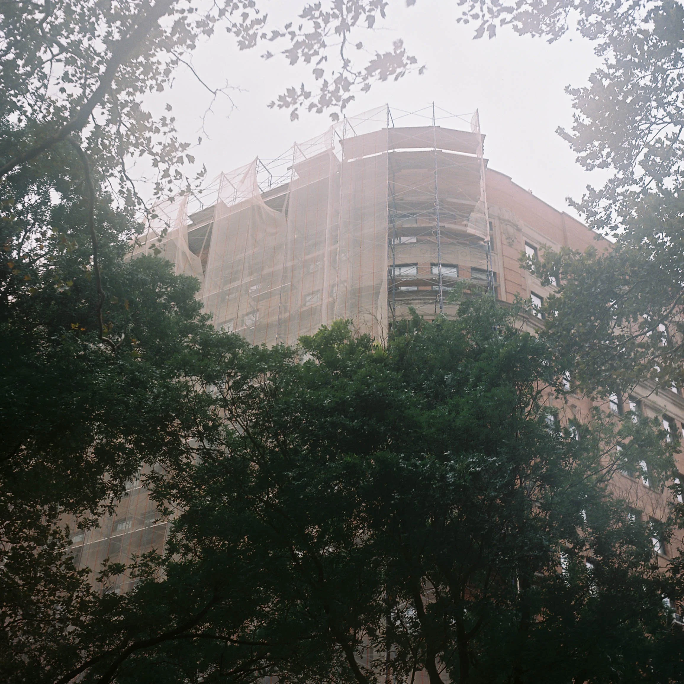 view of building from tribeca park, before meeting anna for narcissister performance at margot samel, saturday, 9-26-26.jpg