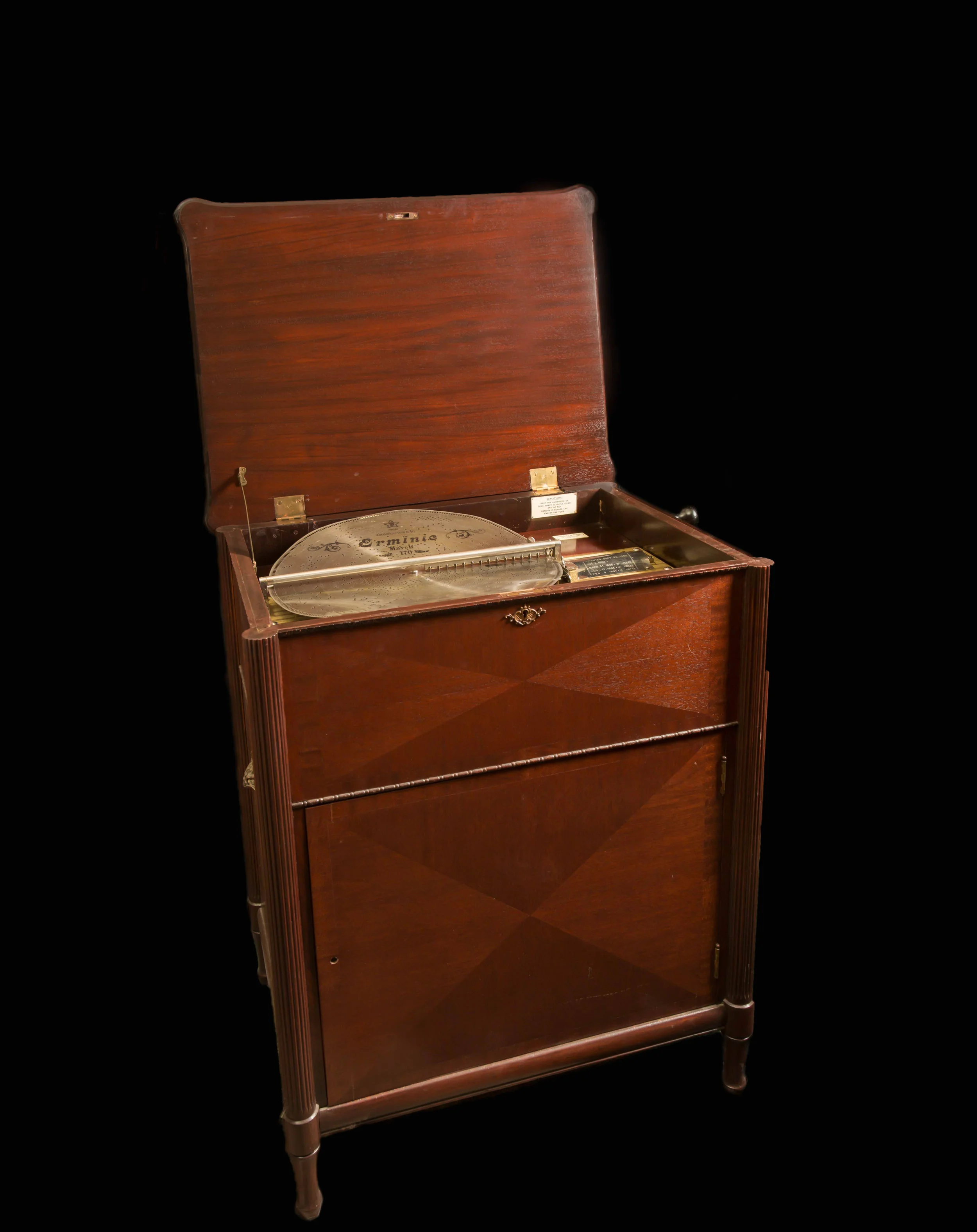 musicbox2-hi.jpg