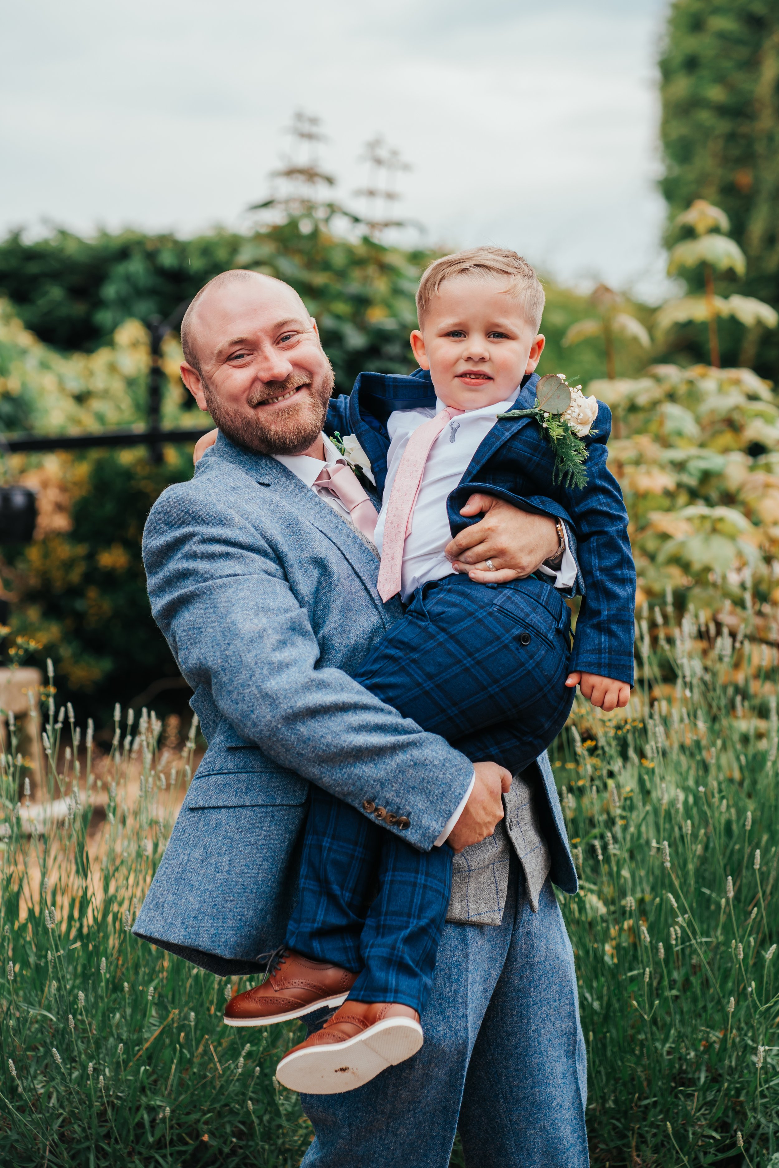 2023-06-17 - Lucy & Robs Wedding Previews-21.jpg
