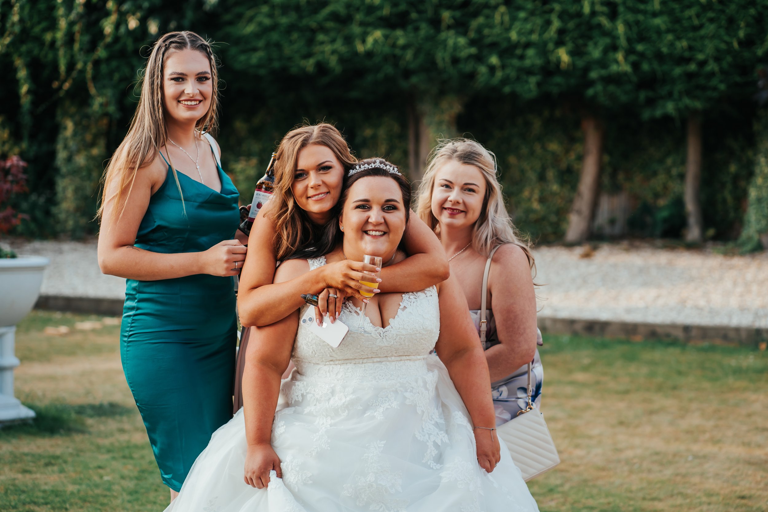 2023-06-17 - Lucy & Robs Wedding Previews-37.jpg