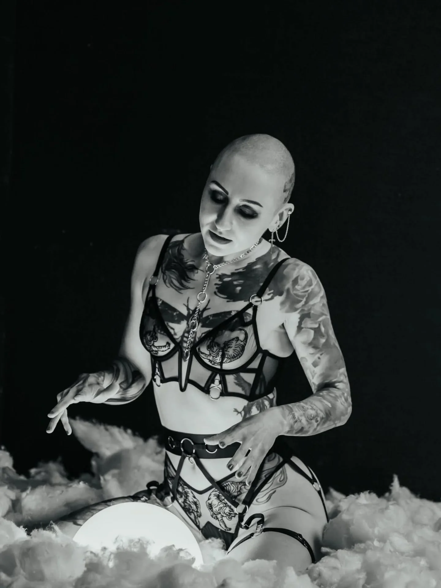 Last spots remaining 🖤✨️

Whether you're looking for a bit of Glam, a little bit of spooky or just diping your toe in ... the spotlight is yours ✨️

TWO new shoot times added from Sunday 28th September (guaranteed delivery in time for Halloween shar