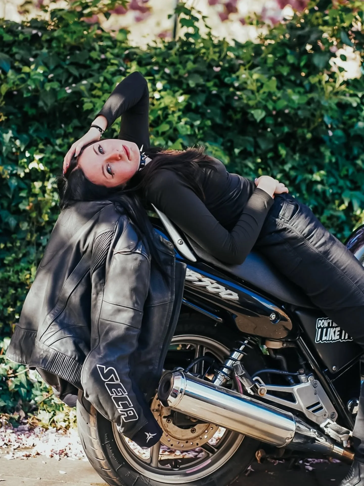 Summer, Blossoms and a Honda Sport 🌸✨️

Summer's preview:
If I can get flowers on it, I will...and oh yes we did 😍 My favourite time of year for outdoor sessions is blossom season.

This one's a personal bucket list of shoots 🖤🩷
So much fun,  tha