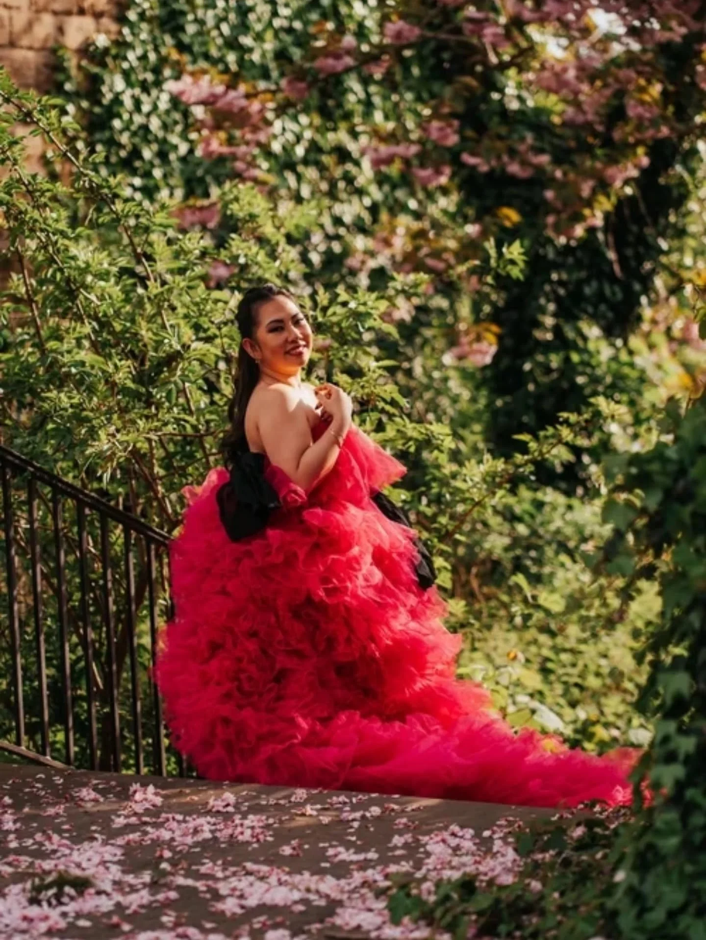 Celebrating the last of the blossoms with Lams session in Millia ❤️😍

We always have the best sessions and catch ups, cannot wait for the next one! 

Beauty @lamdperetti 
Dress @millia.london 
Photography @yourchoicephotography 

#leedsboudoirphotog