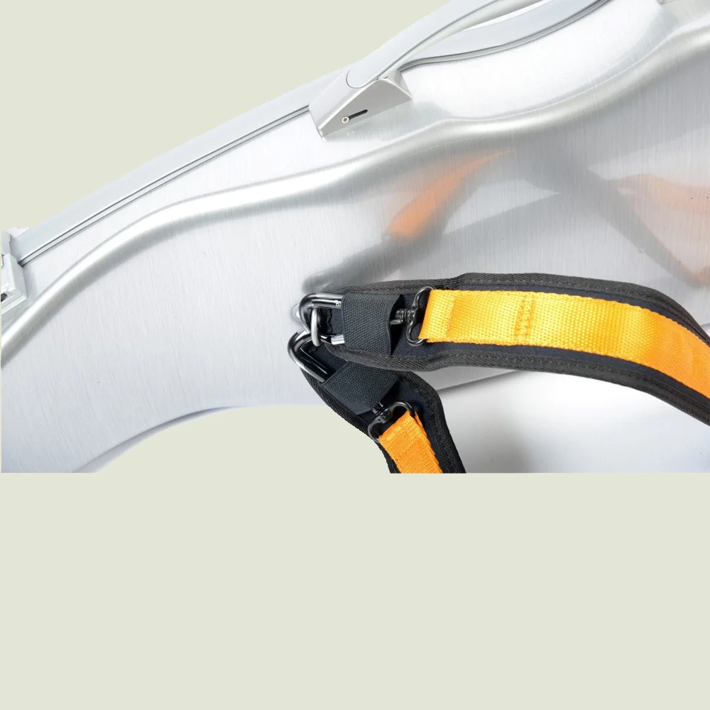 LaDefenseHightechSlimViolinCaseStraps2.jpg