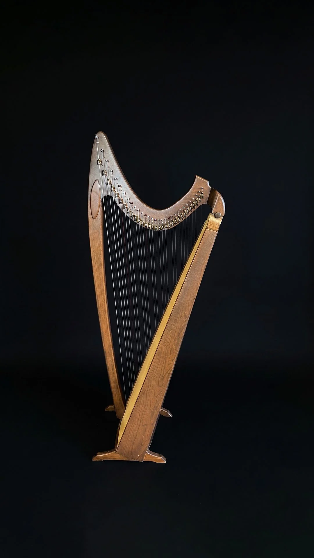 Pre Loved De Luna Gothic Lever Harp in Walnut Stain