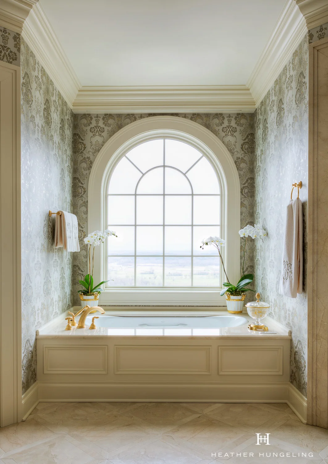 Clive Christian architectural bathroom in classic cream, Dallas