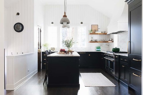 The Black Kitchen Cabinet Trend, Kitchens With Black Cabinets And White Walls