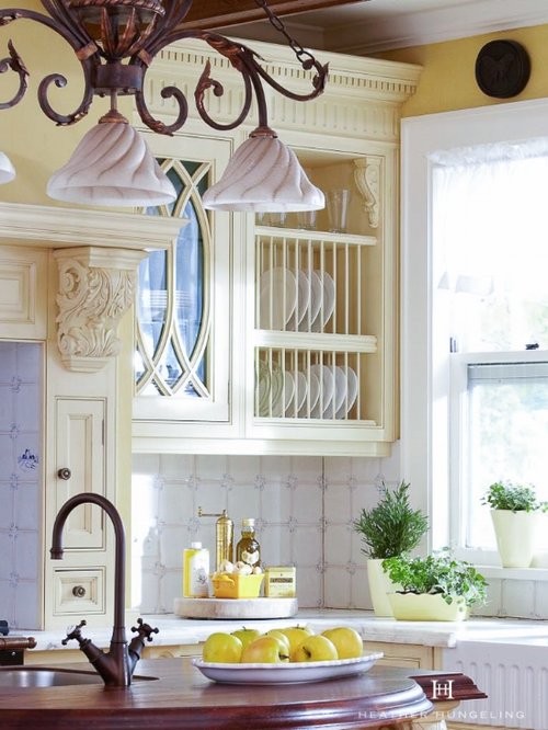 English Kitchen, Country Kitchen Wall Unit With Plate Rack