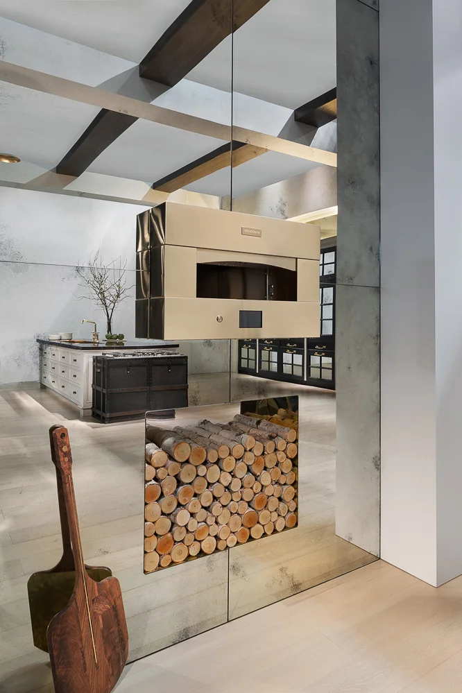 Monogram’s Hearth Oven is one new kitchen product that literally stopped me in my tracks at the recent KBIS show. This is the only interior residential pizza oven on the market that does not require any ductwork/chimney, which makes it easy to work into any kitchen design.