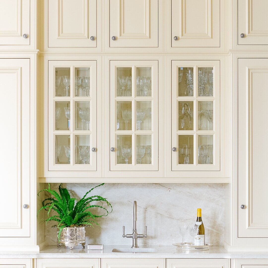 How to Style Beautiful and Functional Glass Kitchen Cabinets - Southern  State of Mind Blog by Heather