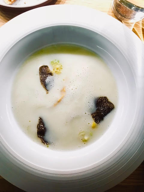 CAULIFLOWER SOUP sea urchin, apple, black truffle