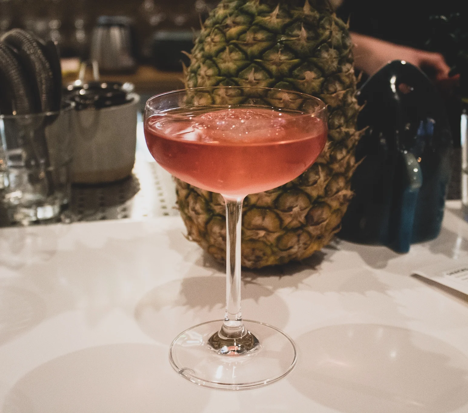 MILLENNIAL PINK - rhum jm gold, contratto bitter, blanc vermouth, peach, grapefruit oil