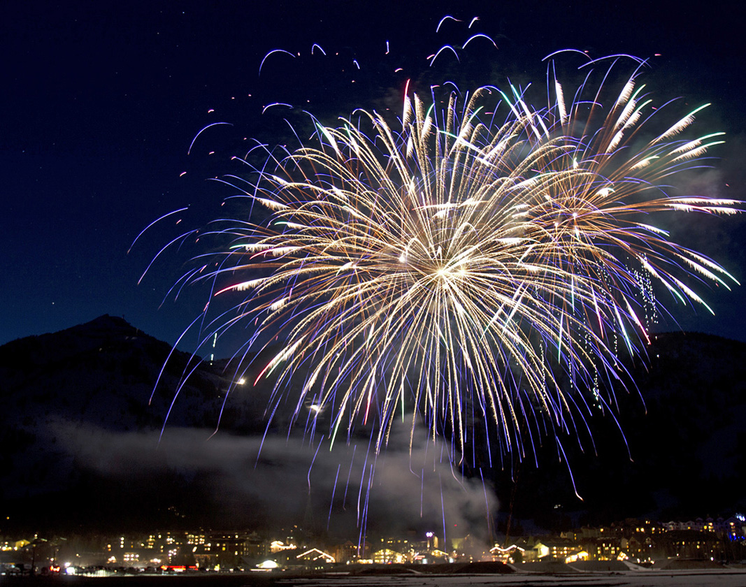 Jackson-Hole-Rendezvous-Fireworks.jpg