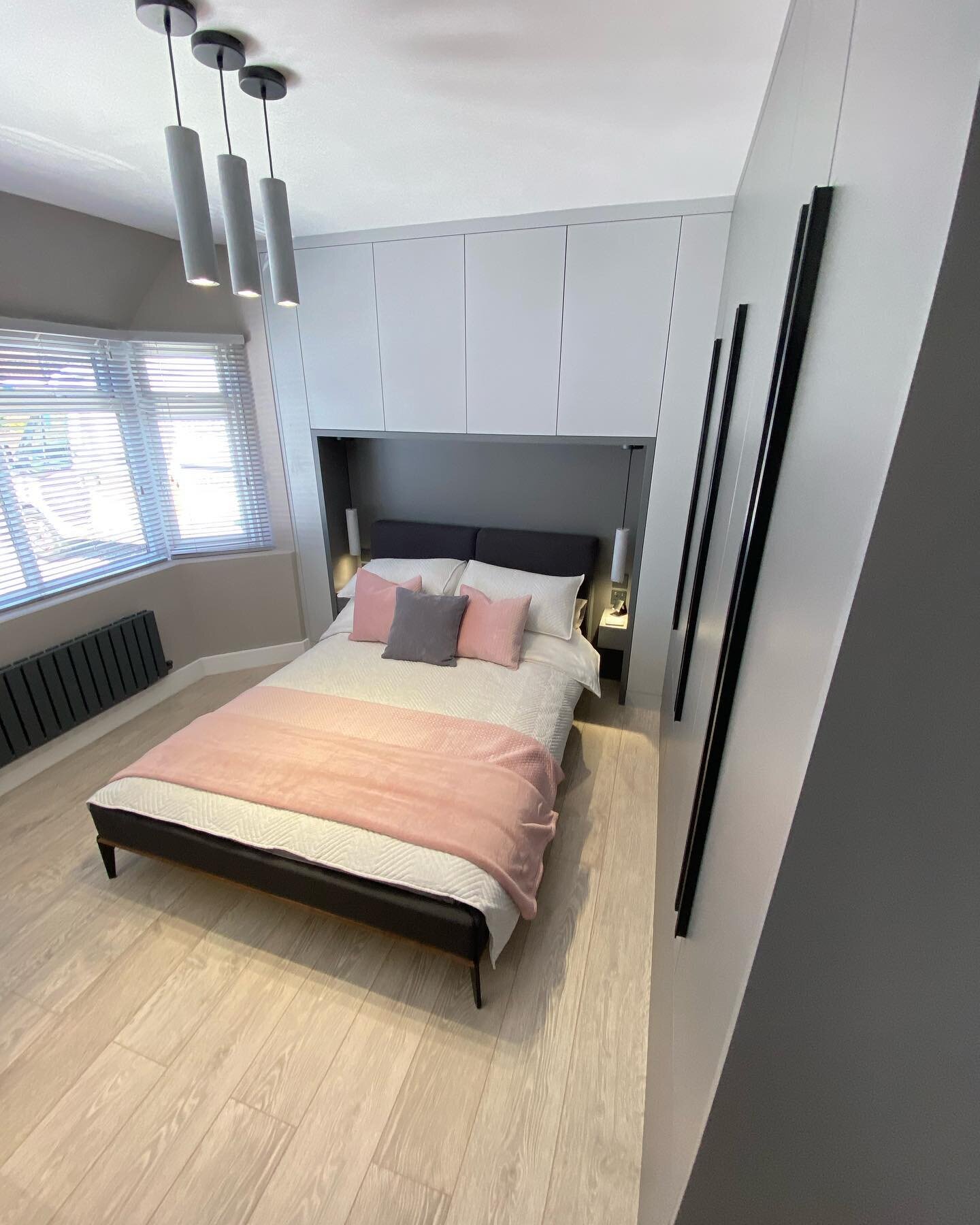 Stunning bedroom in a dusk and pearl grey. Push to open drawers and doors. Clean and simple with loads of storage. @intrinsic_works  @eggergroup @articad.ltd @blum_uk @furnipart