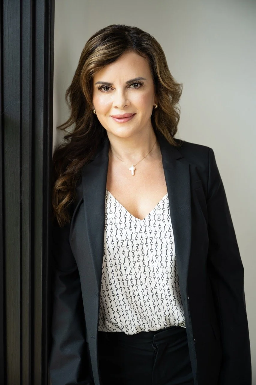 professional photos-woman in blazer-headshot