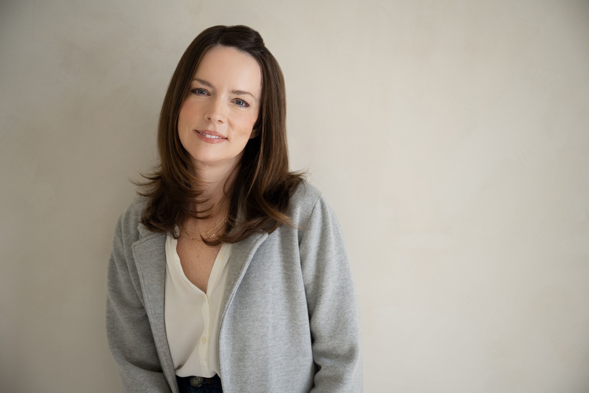 Professional women’s headshot in Austin with a clean, modern aesthetic, designed to reflect confidence and approachability.