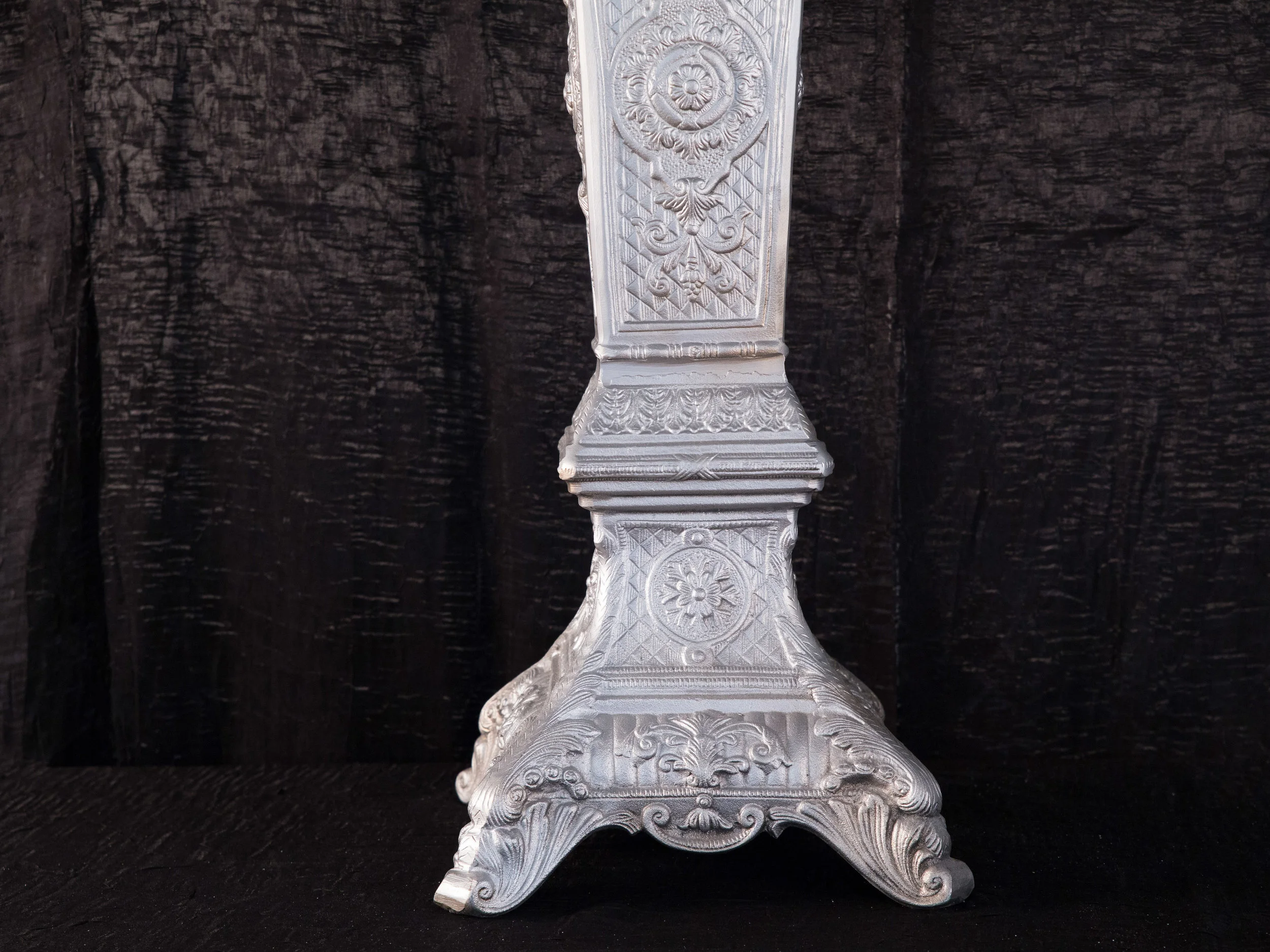 Column_Silver_Ornate_Detail.jpg