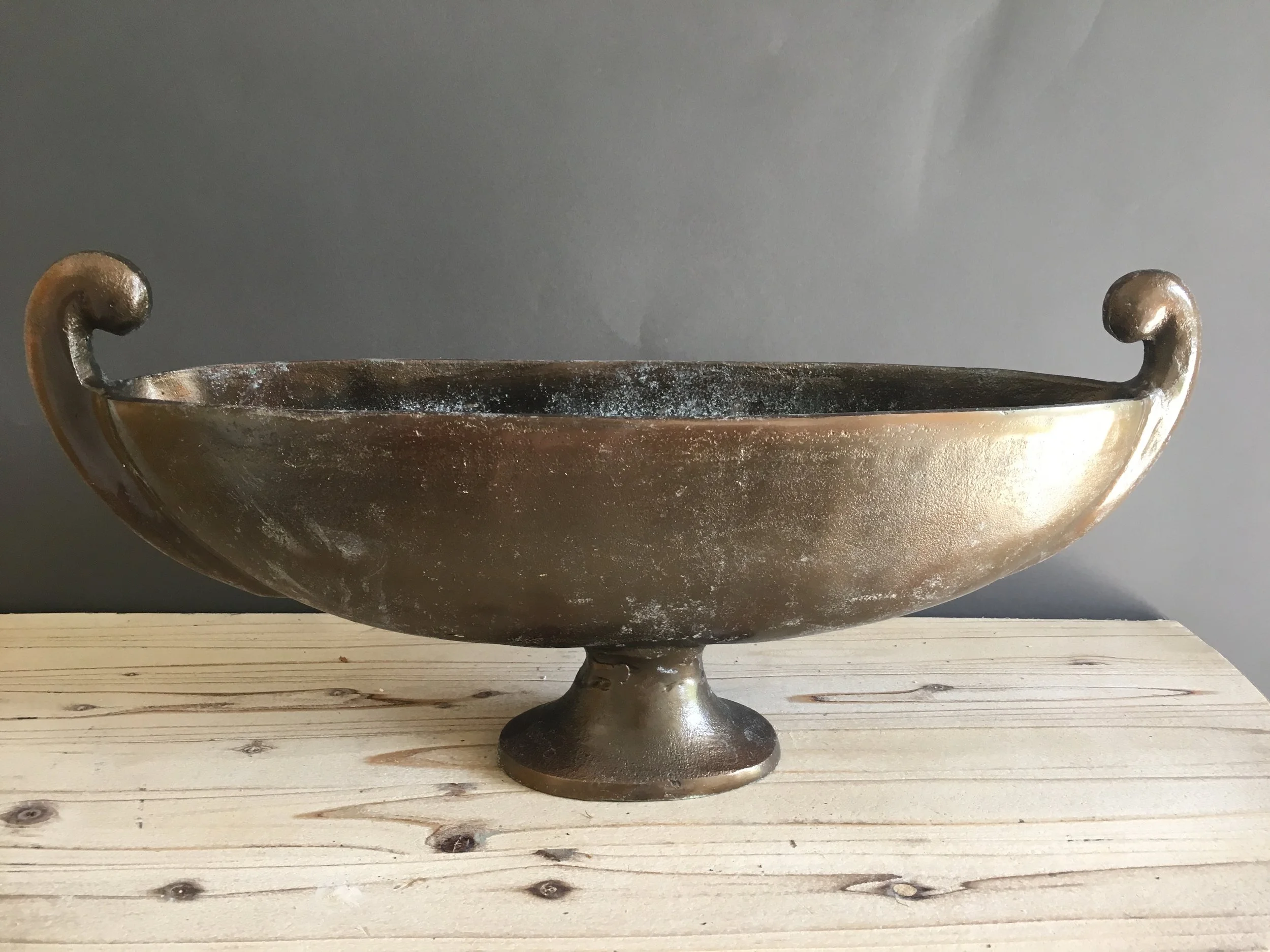 LOW-240: Bronze Footed Boat