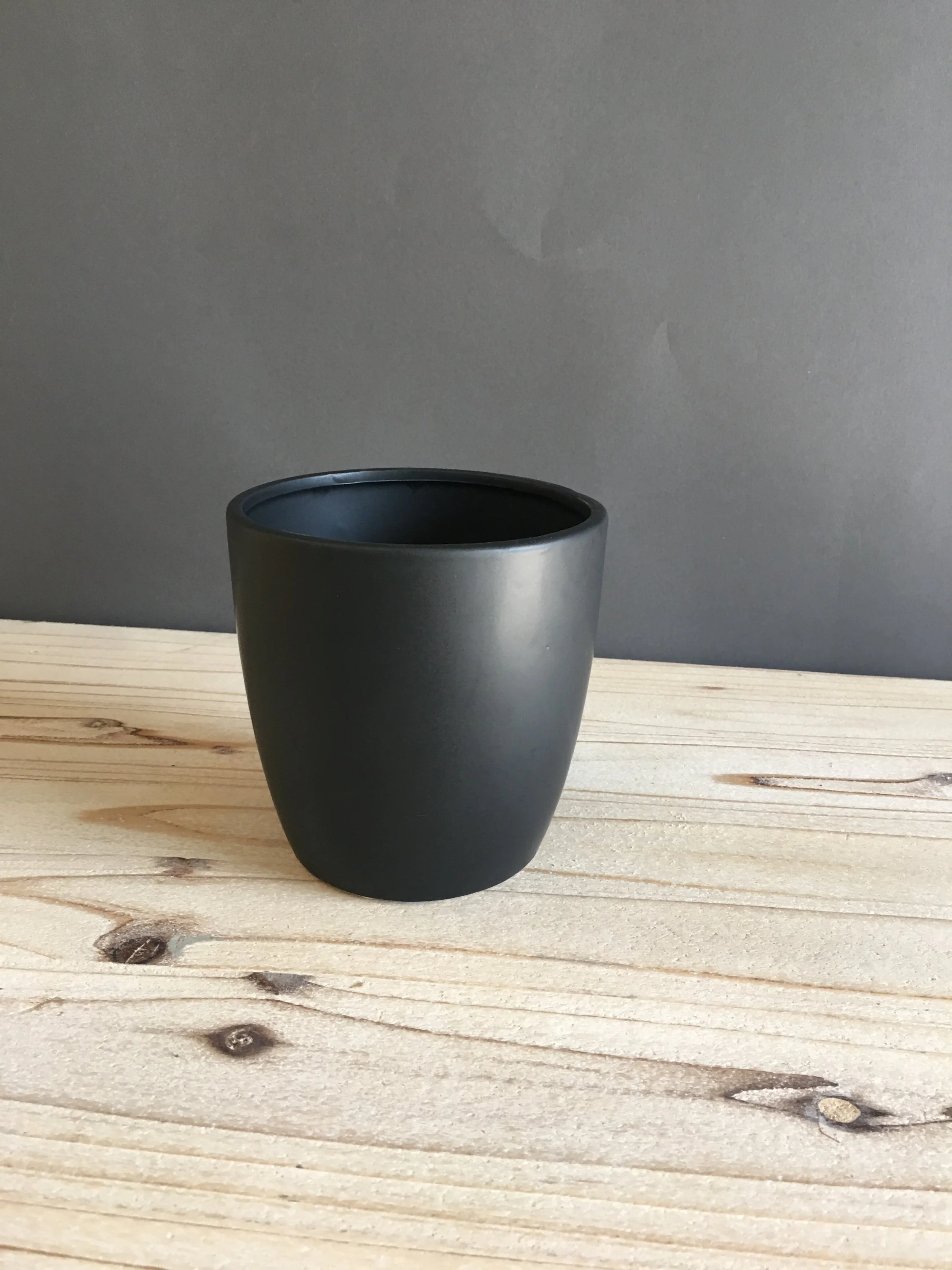 LOW-073: Black Ceramic Containers