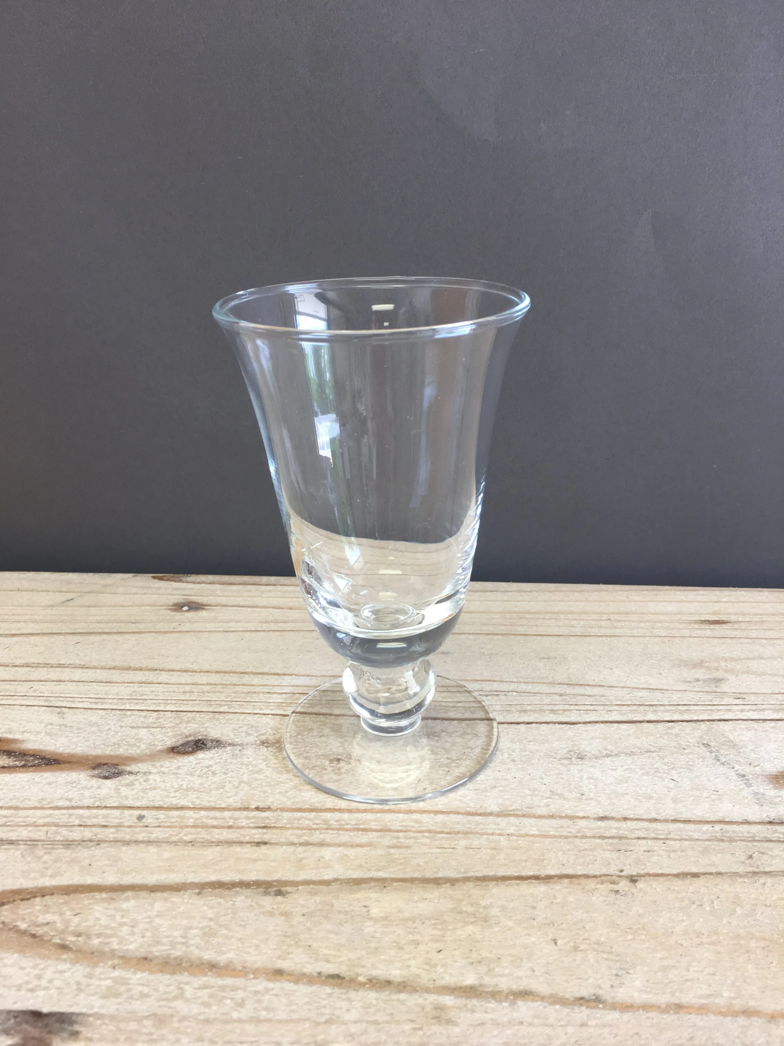 LOW-164: Flared & Footed Vase