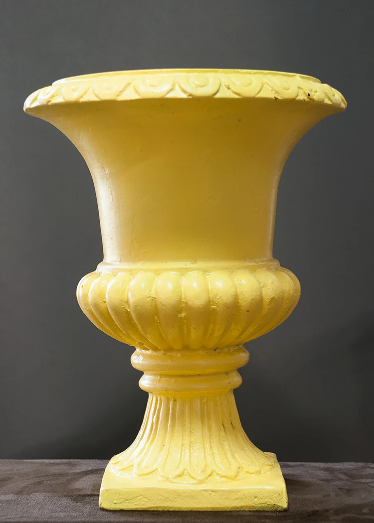 LOW-236: Ribbed Ceramic Urn