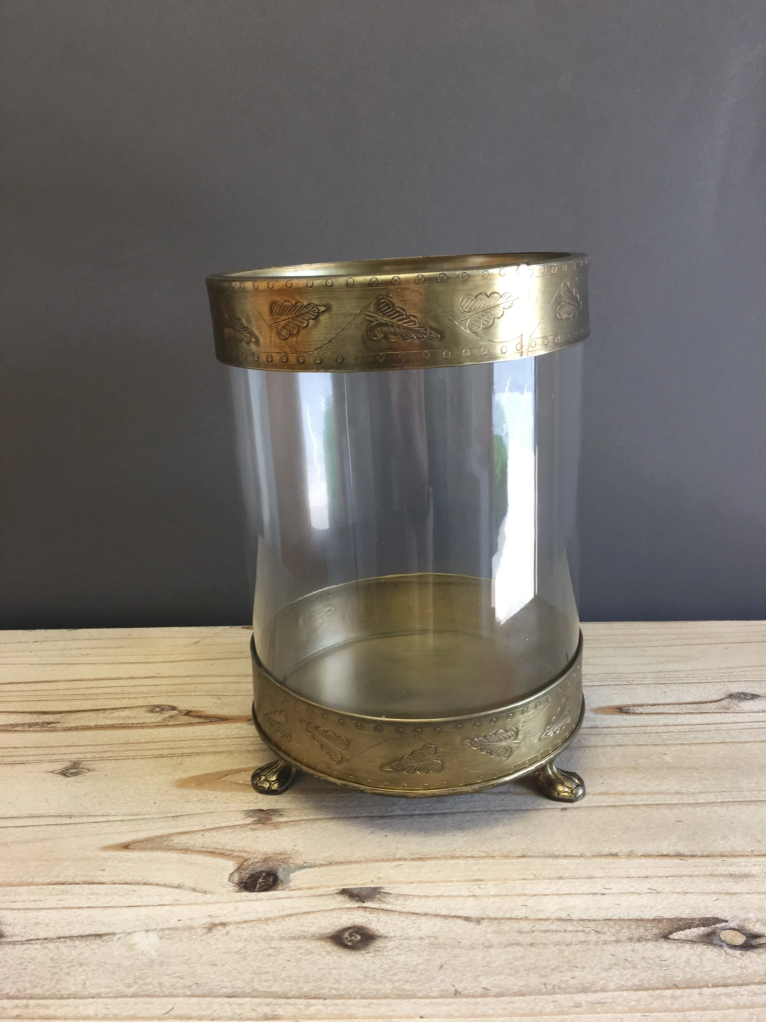 LNT-049: Gold Trimmed Cylinder Lantern