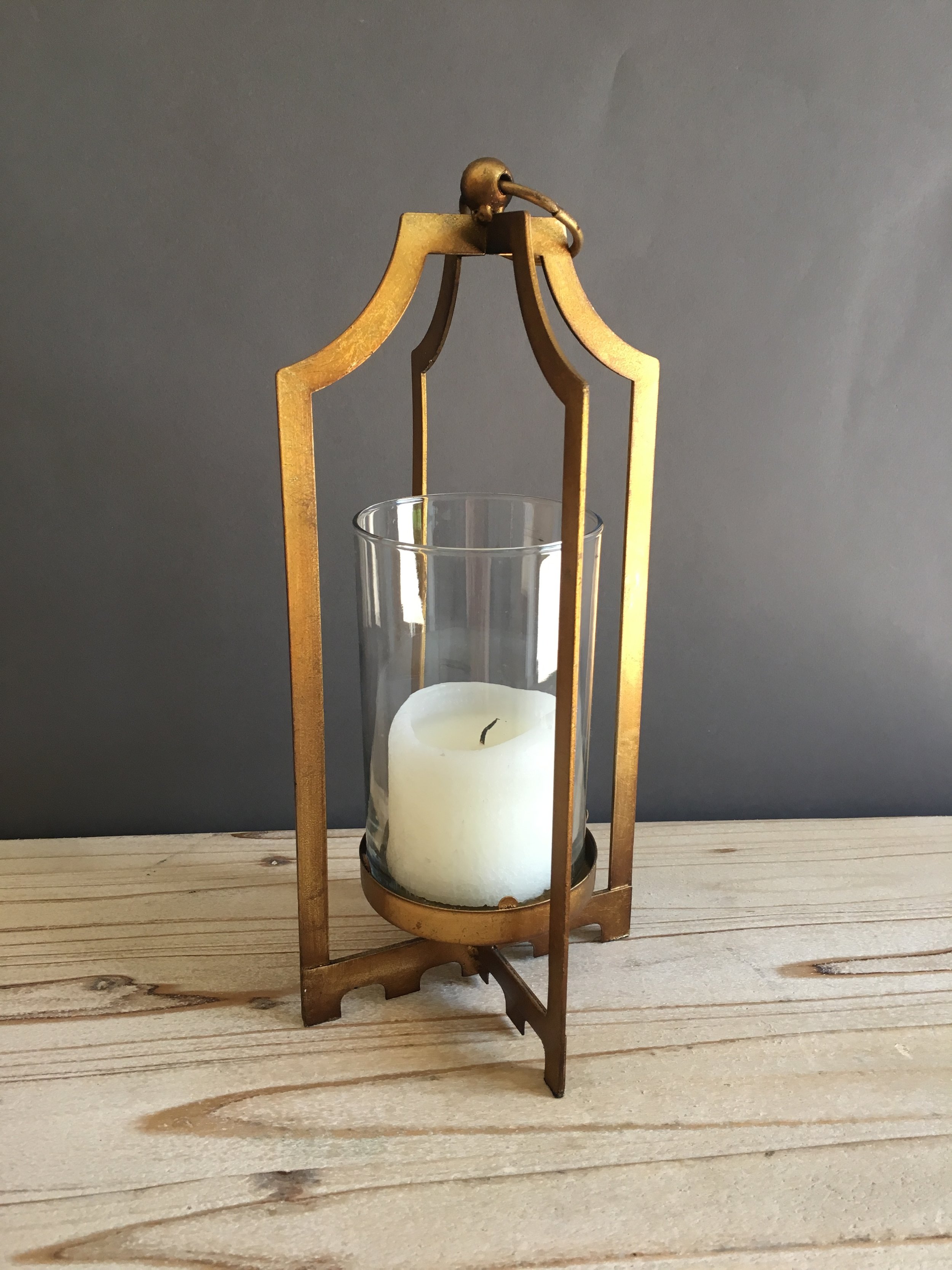 LNT-011: Glass Hurricane Lantern — Floral Rents