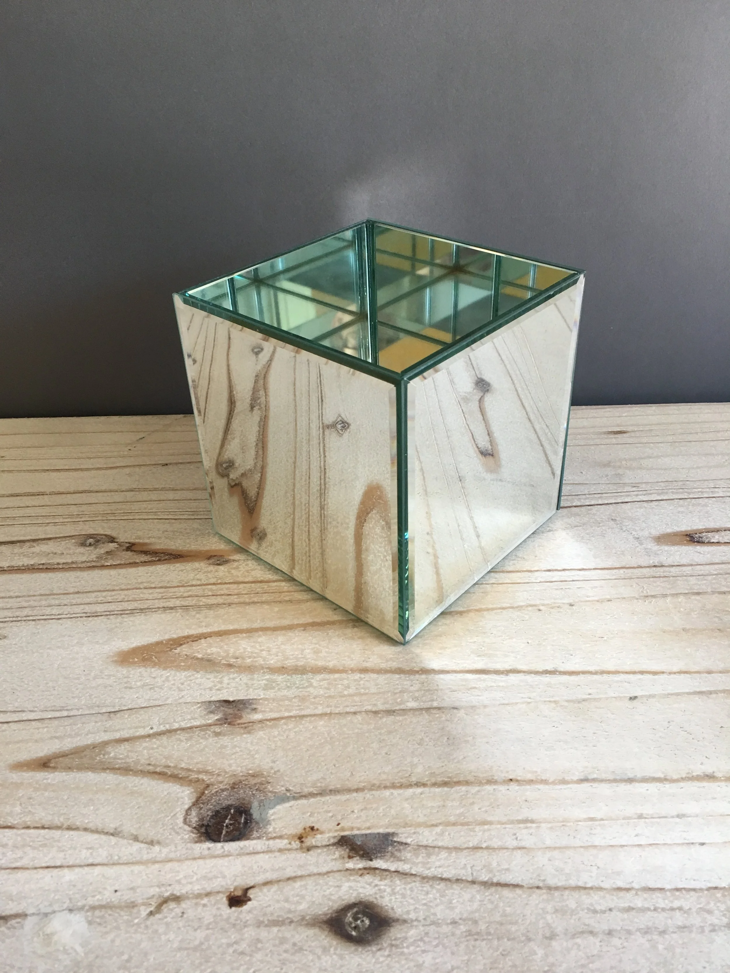 LOW-064: Mirrored Containers