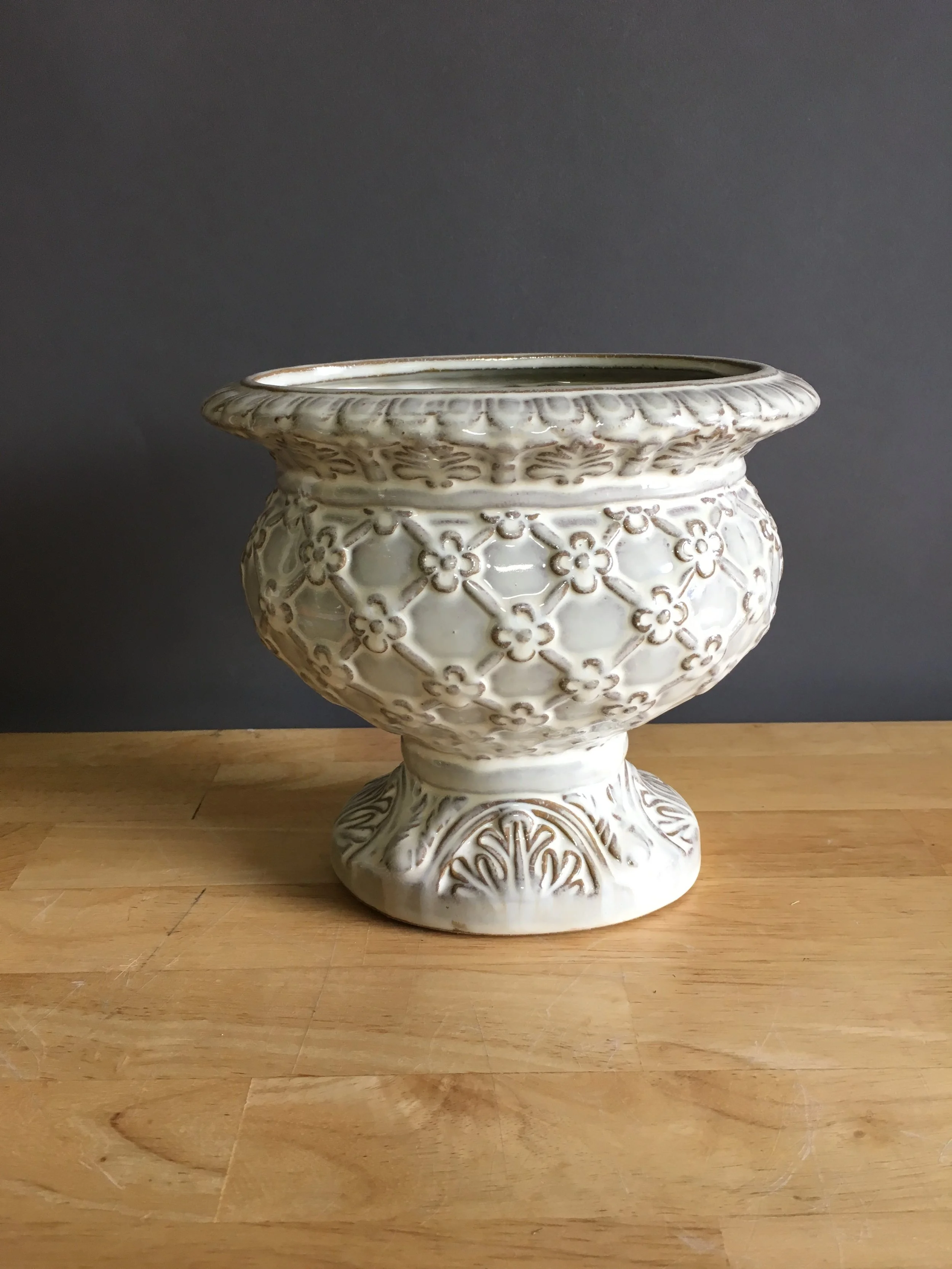 LOW-122: Floral Pattern Urn