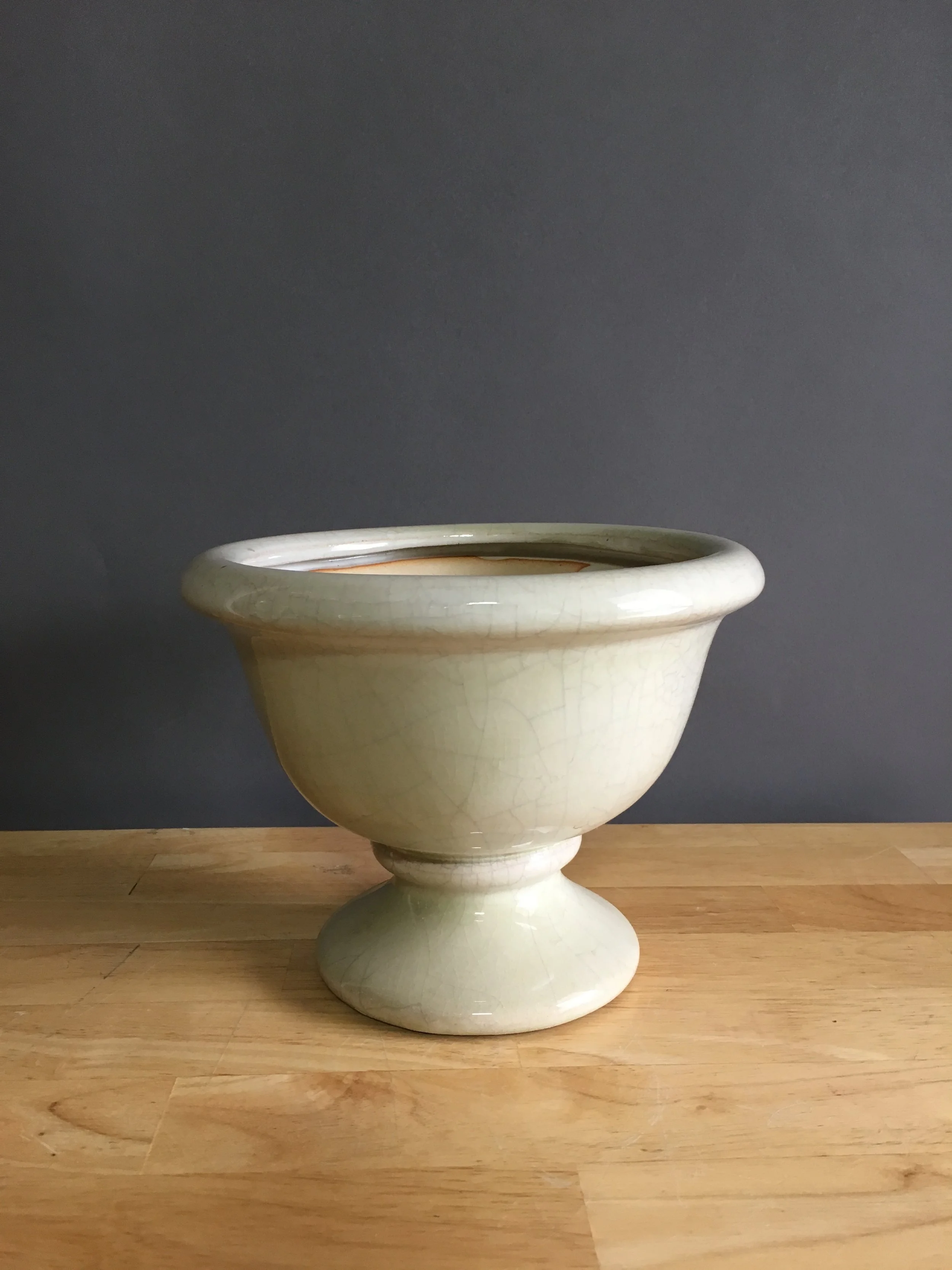 LOW-247: Ivory Ceramic Compote