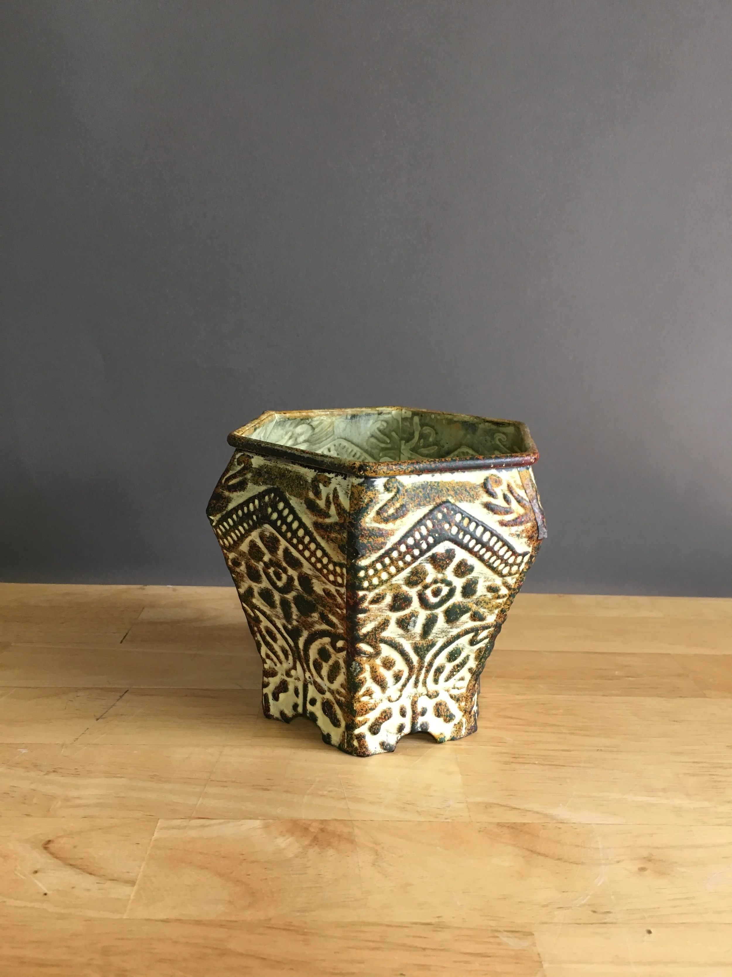 LOW-233: Patterned Hexagonal Pot